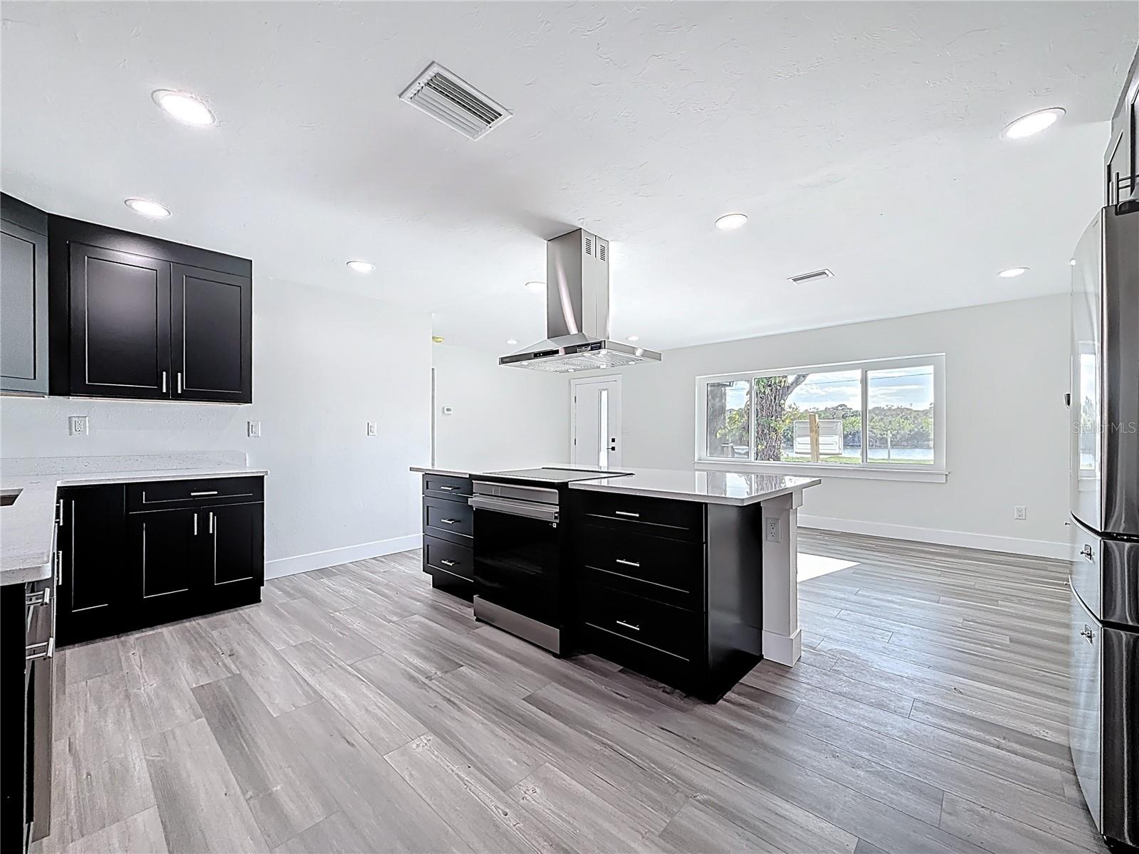 Image 18 of 71 For 2335 Murilla Way S