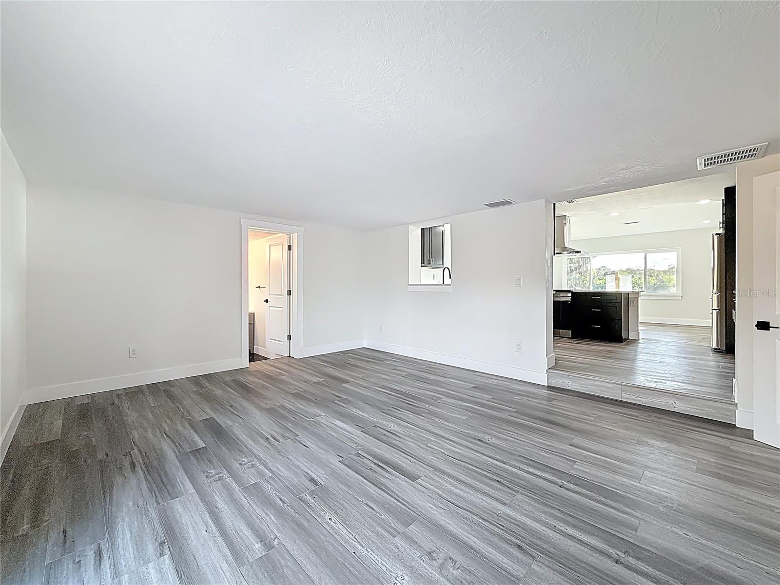 Image 25 of 71 For 2335 Murilla Way S