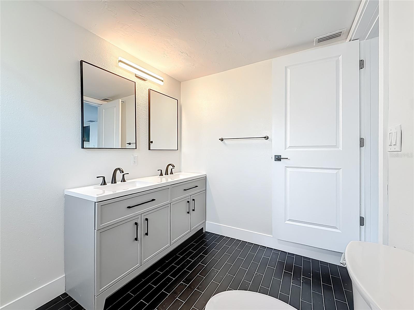 Image 51 of 71 For 2335 Murilla Way S