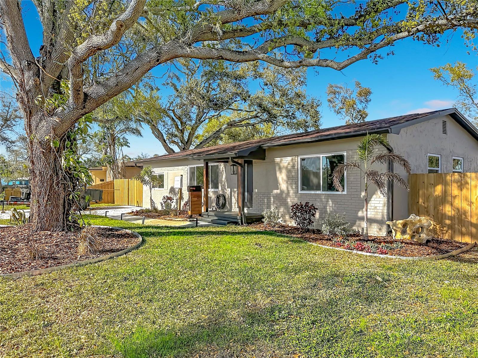 Image 8 of 71 For 2335 Murilla Way S