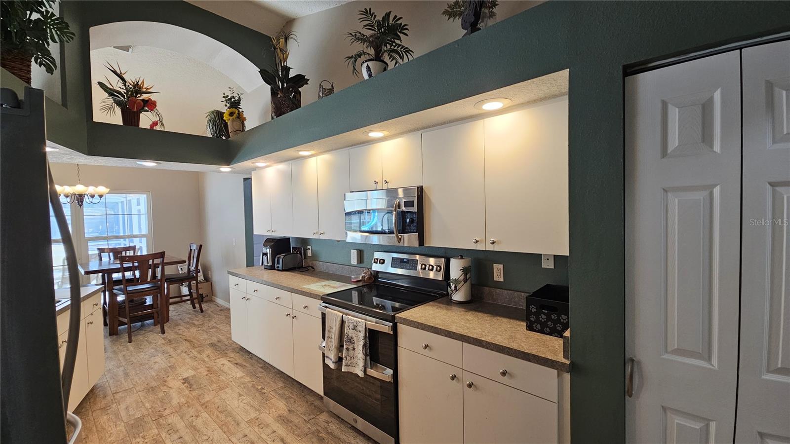 Listing photo id 17 for 37416 Hackney Place