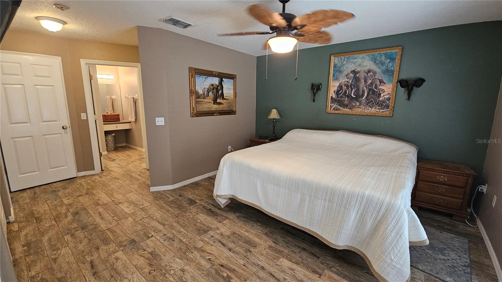 Listing photo id 22 for 37416 Hackney Place