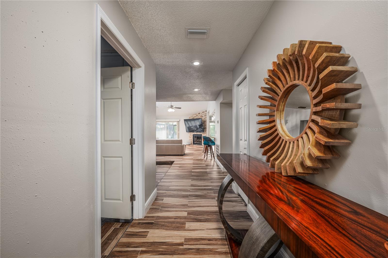 Image 6 of 36 For 930 Symphony Isles Boulevard