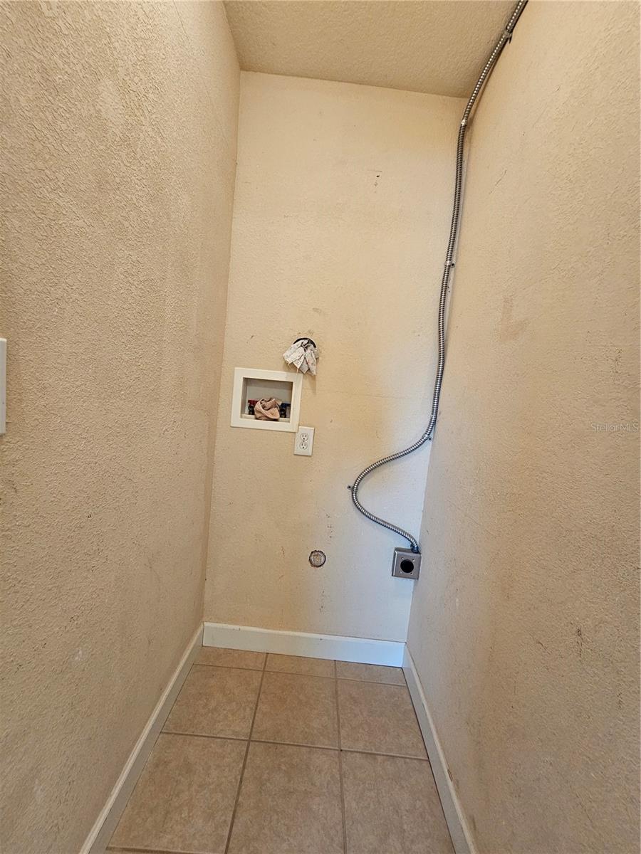 Image 9 of 14 For 119 Evergreen Avenue 203