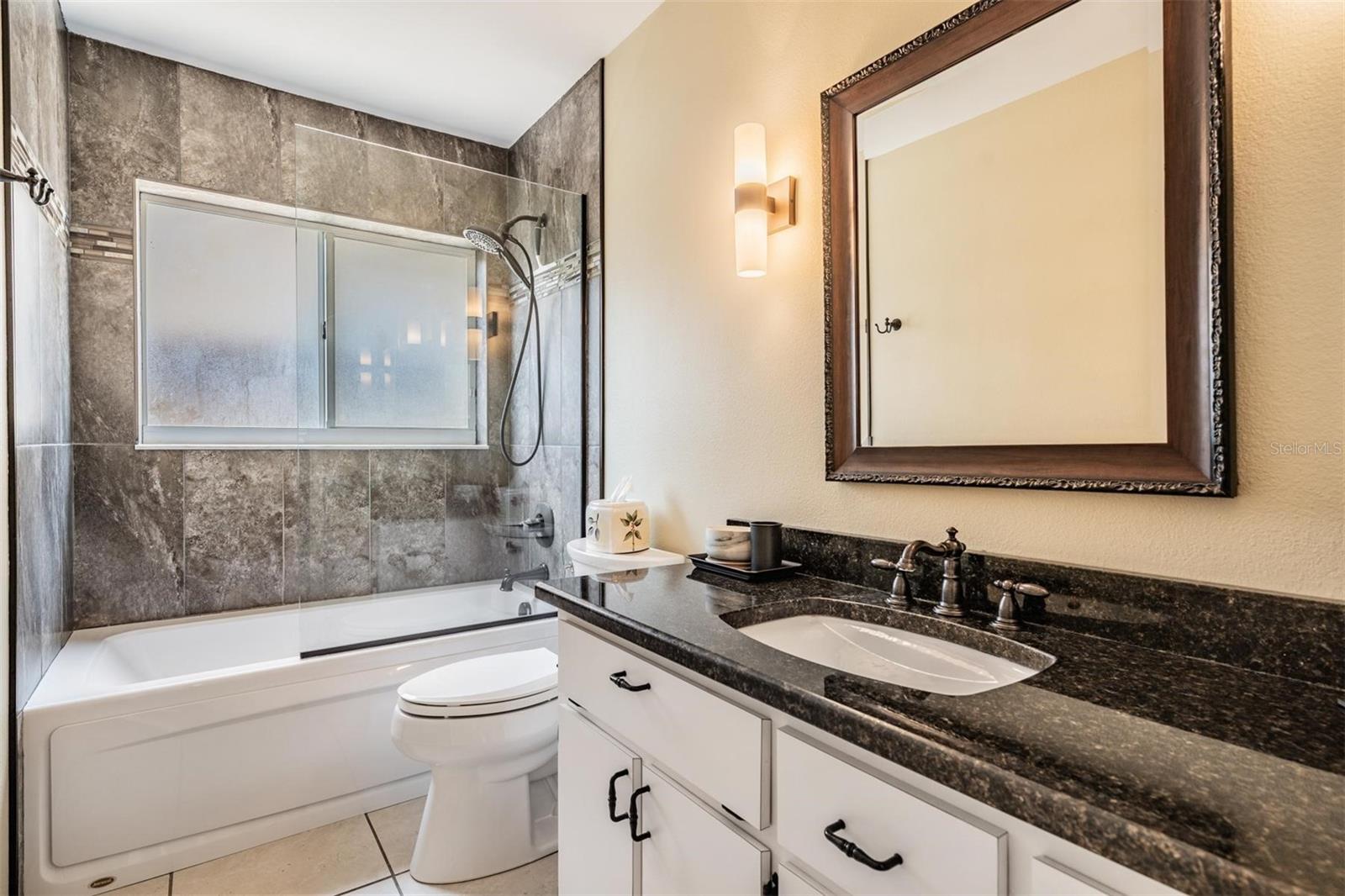 Image 20 of 34 For 1505 Lakehurst Way