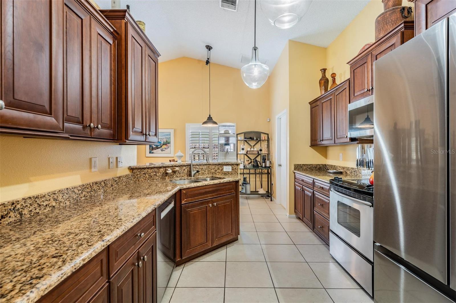 Image 5 of 34 For 1505 Lakehurst Way