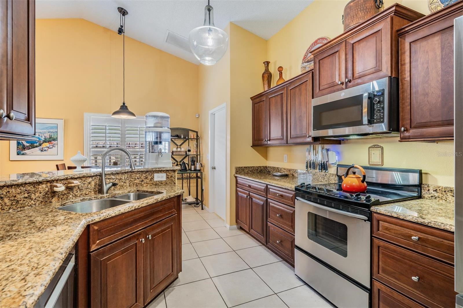 Image 6 of 34 For 1505 Lakehurst Way