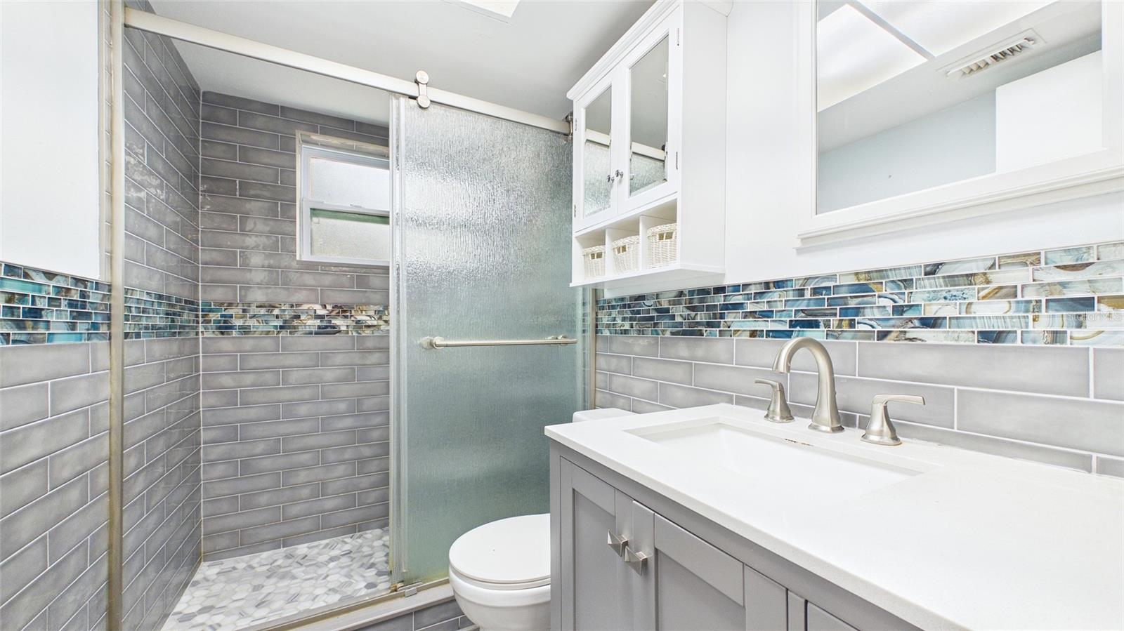 Image 16 of 37 For 1990 Carolina Avenue