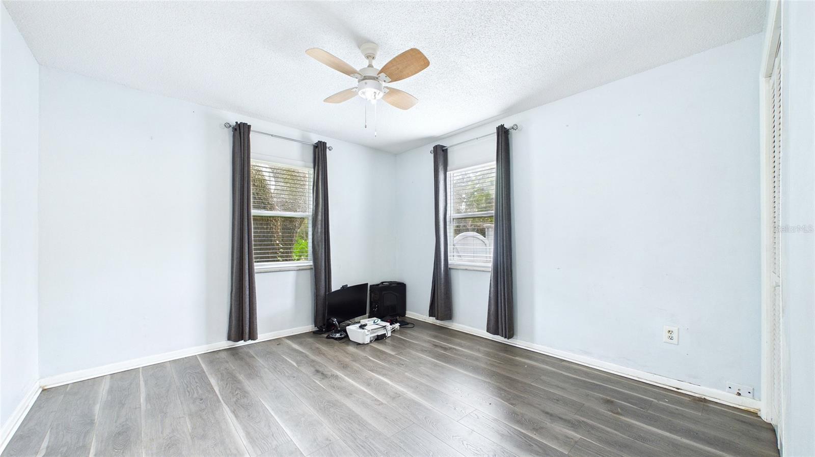 Image 18 of 37 For 1990 Carolina Avenue