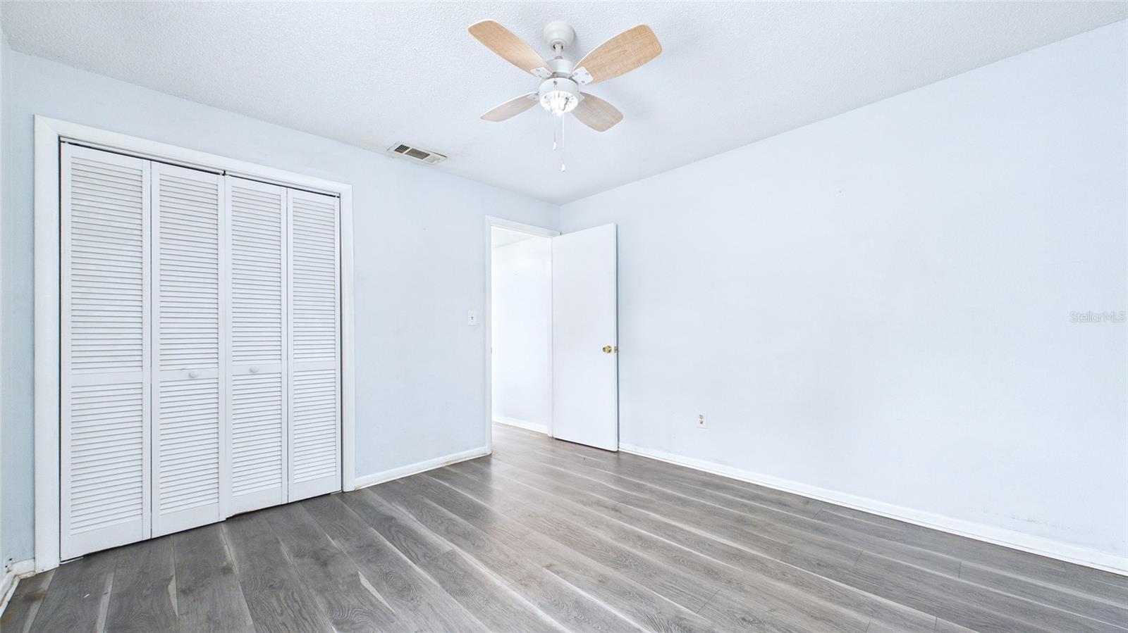 Image 19 of 37 For 1990 Carolina Avenue