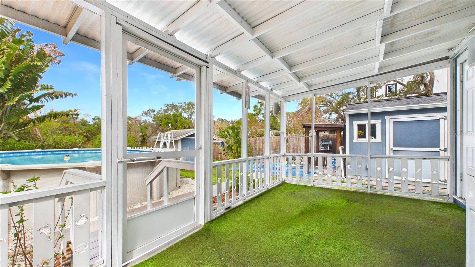 Image 22 of 37 For 1990 Carolina Avenue