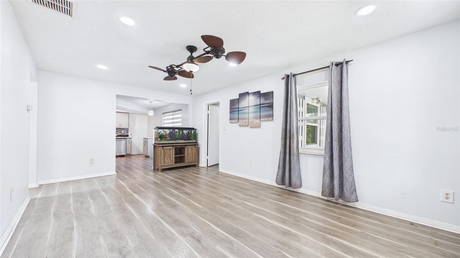 Image 5 of 37 For 1990 Carolina Avenue