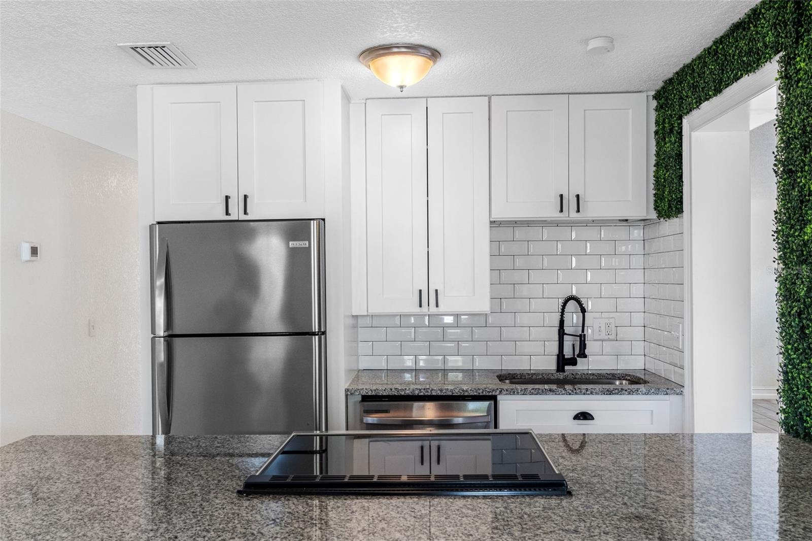 Listing photo id 14 for 3007 Chipco Street