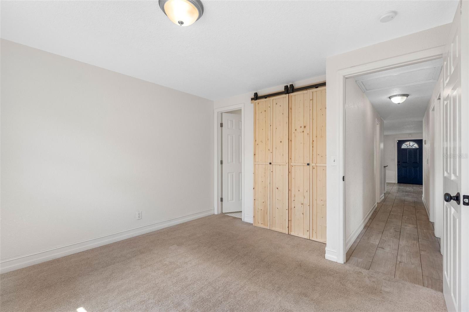 Listing photo id 21 for 3007 Chipco Street