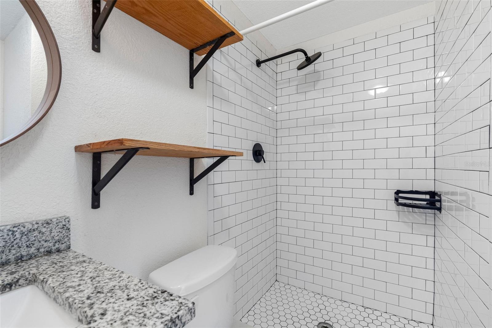 Listing photo id 25 for 3007 Chipco Street