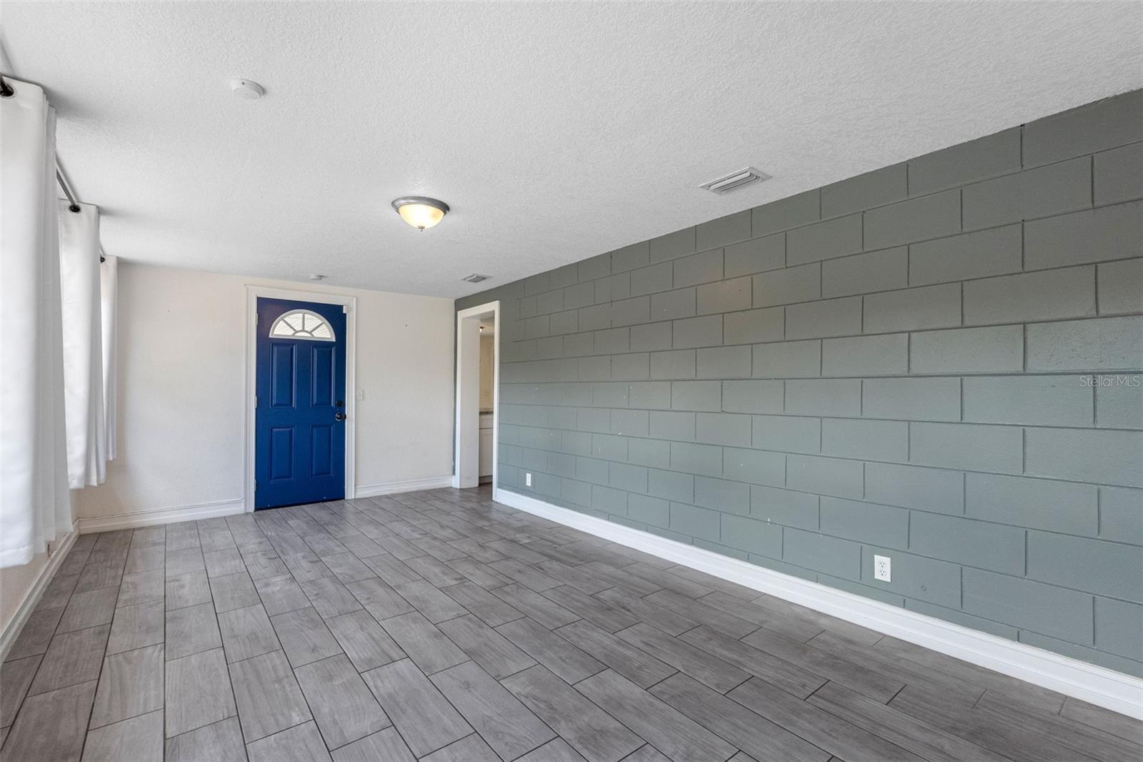 Listing photo id 39 for 3007 Chipco Street