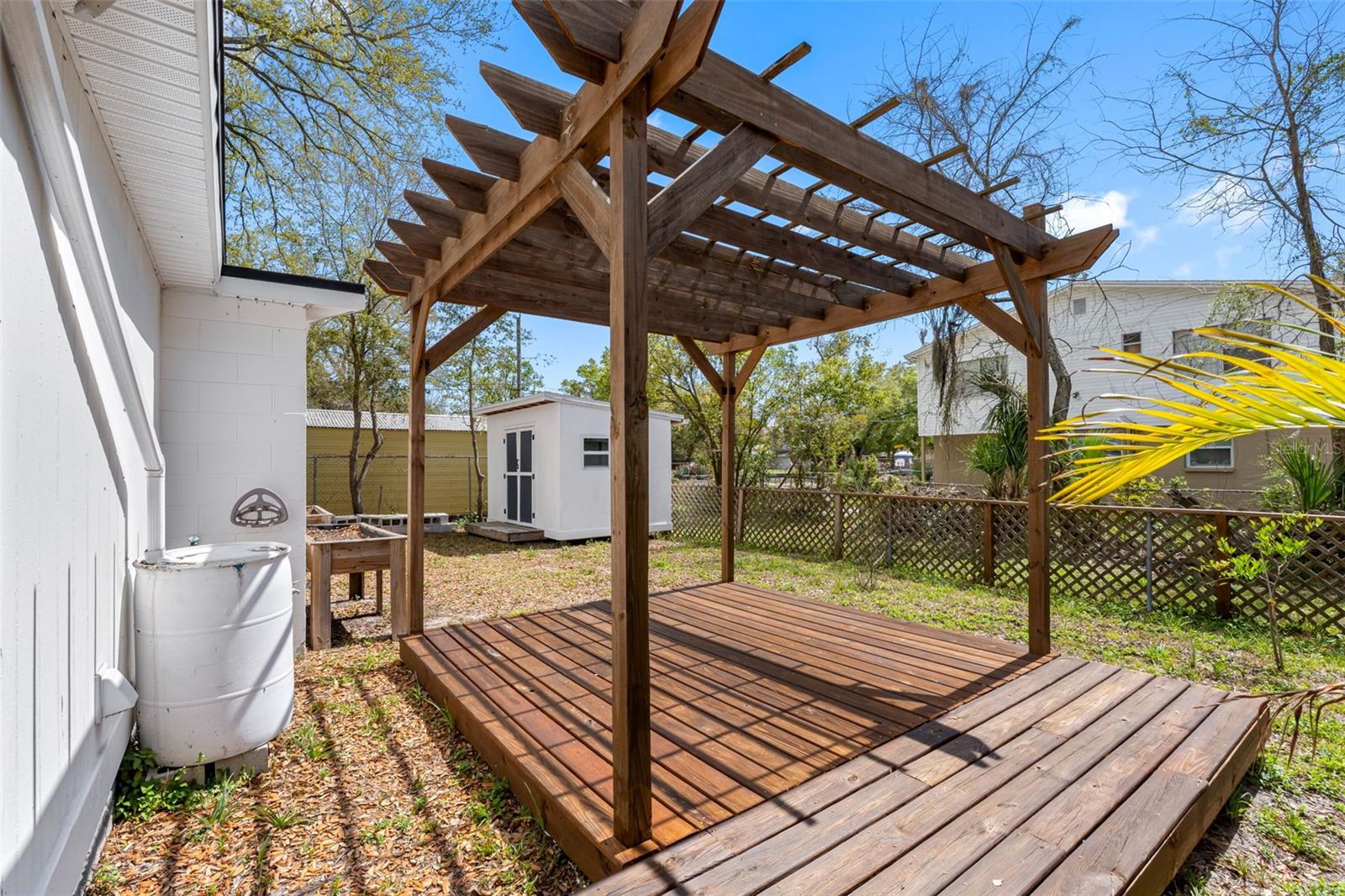 Listing photo id 43 for 3007 Chipco Street