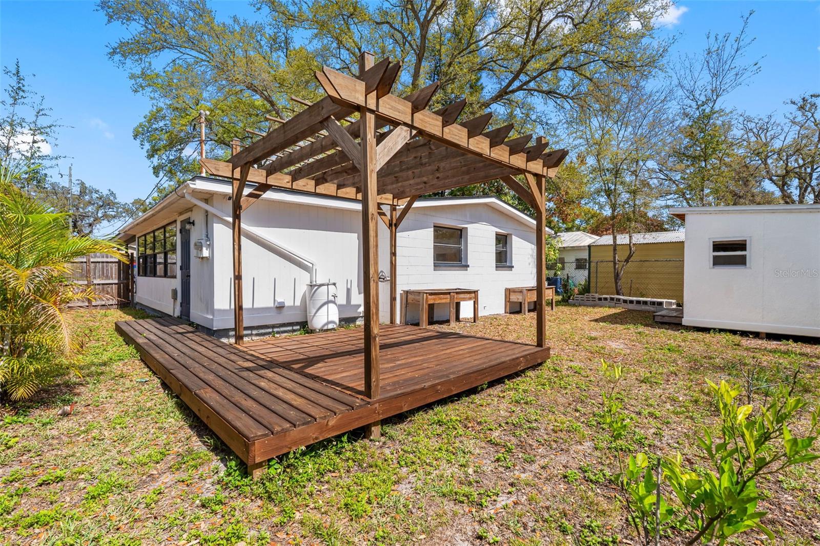 Listing photo id 44 for 3007 Chipco Street