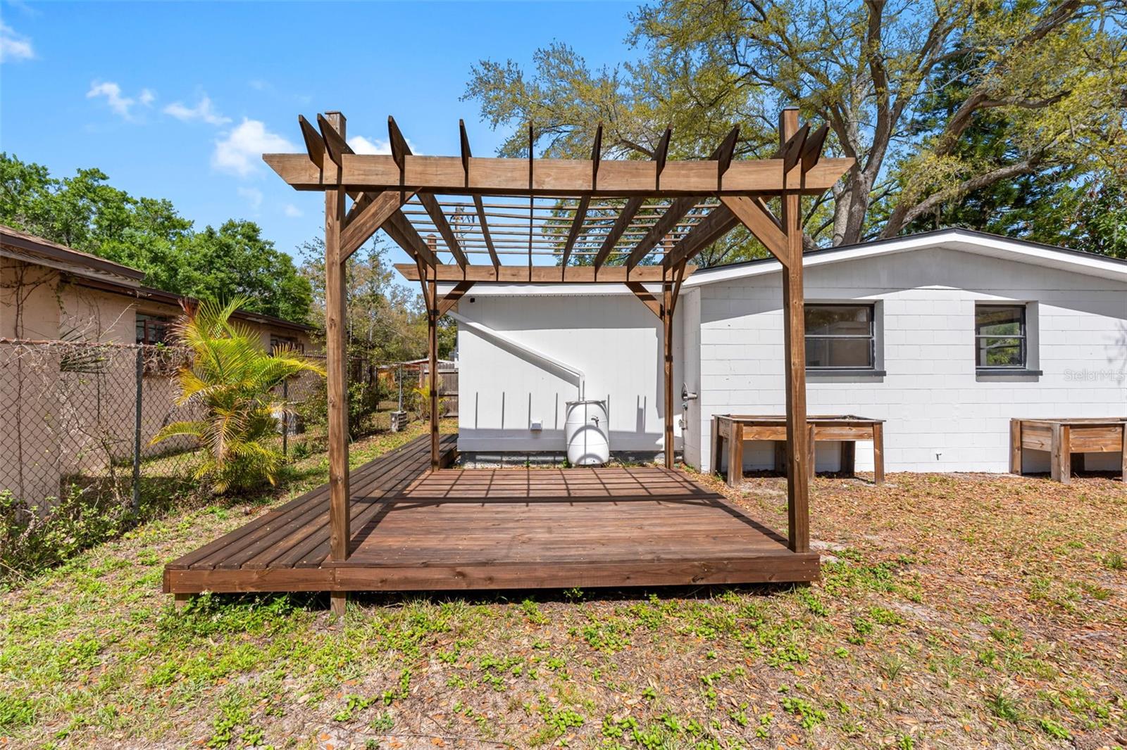 Listing photo id 45 for 3007 Chipco Street