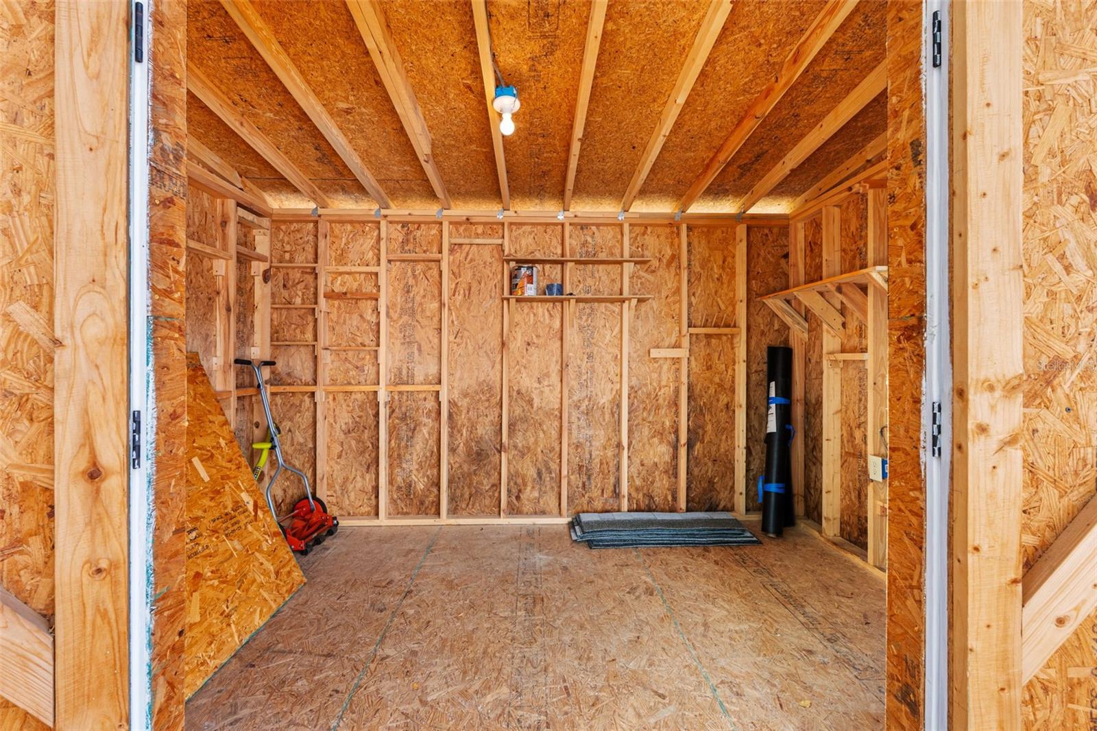 Listing photo id 49 for 3007 Chipco Street