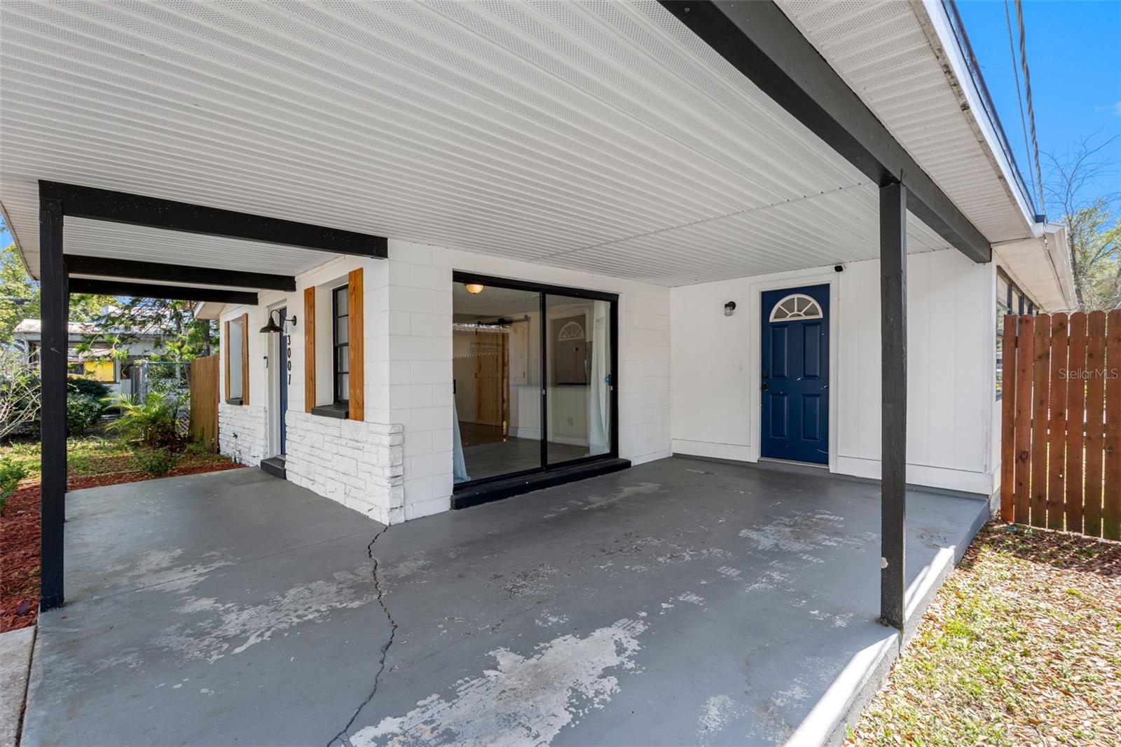 Listing photo id 5 for 3007 Chipco Street