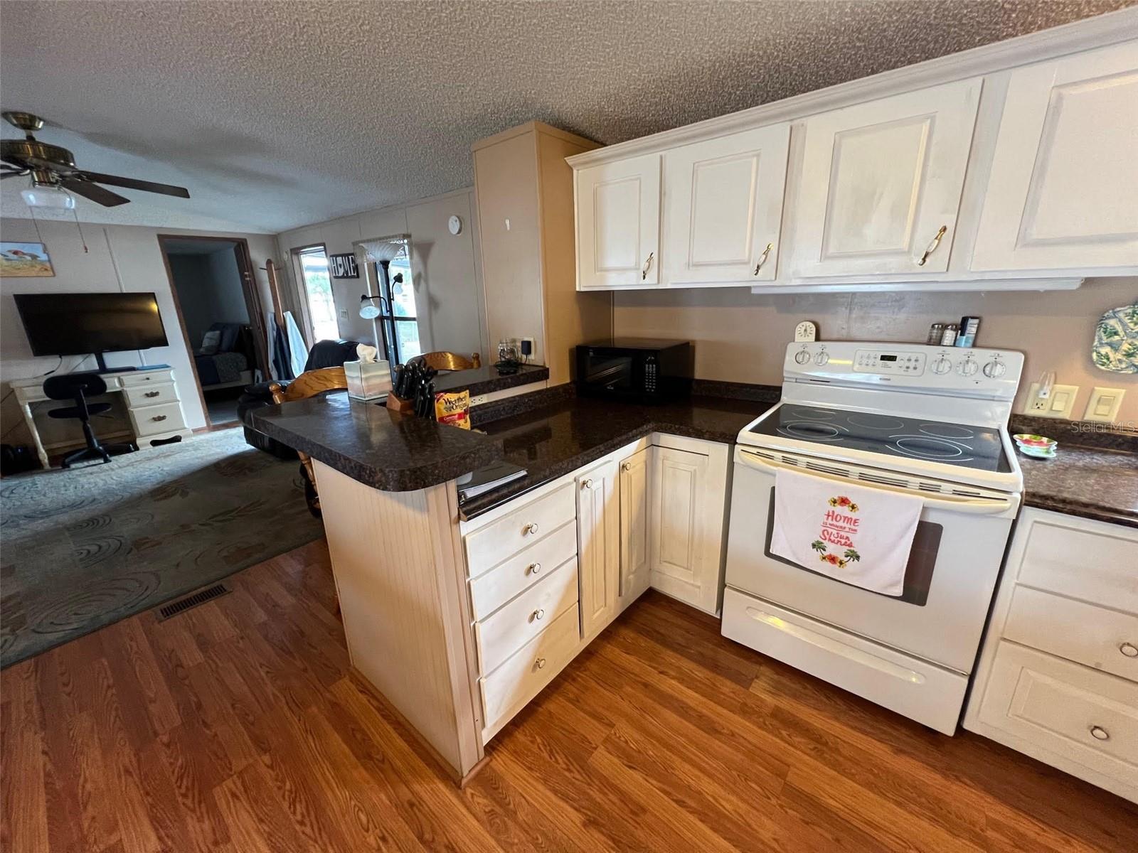 Image 9 of 27 For 6580 Seminole Boulevard 300