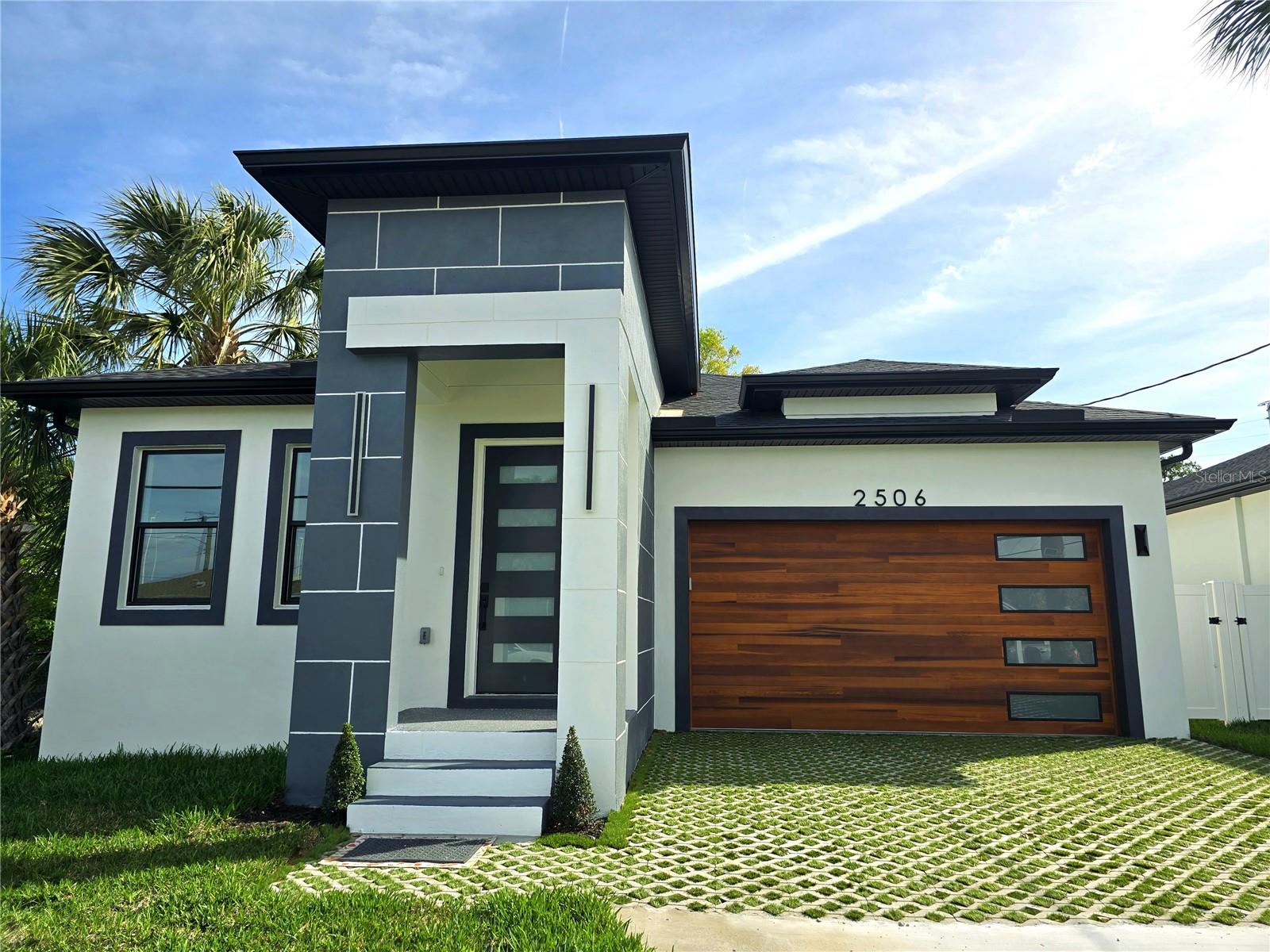 Image 2 of 50 For 2506 Arch Street