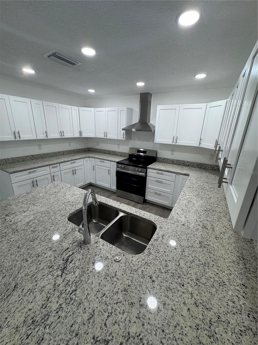 Image 10 of 35 For 8448 Balm Street