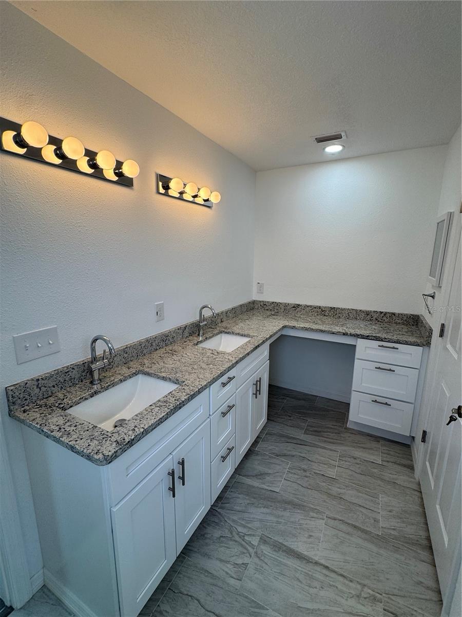 Image 14 of 35 For 8448 Balm Street