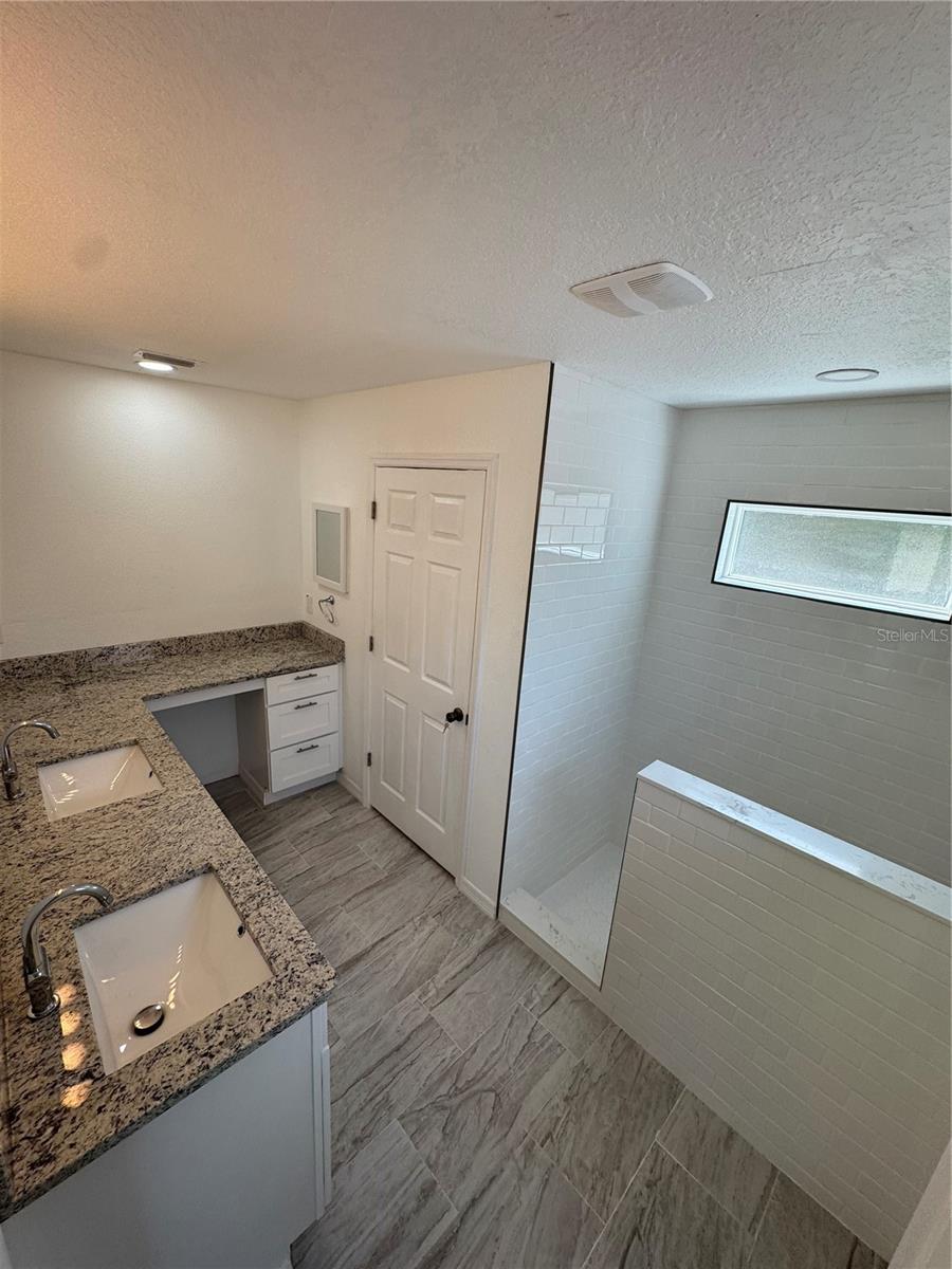 Image 17 of 35 For 8448 Balm Street