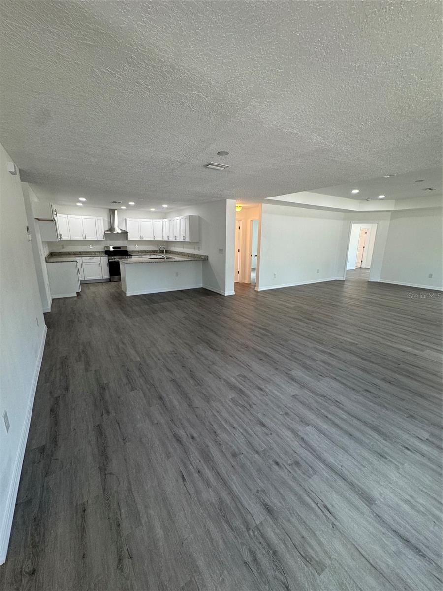 Image 5 of 35 For 8448 Balm Street