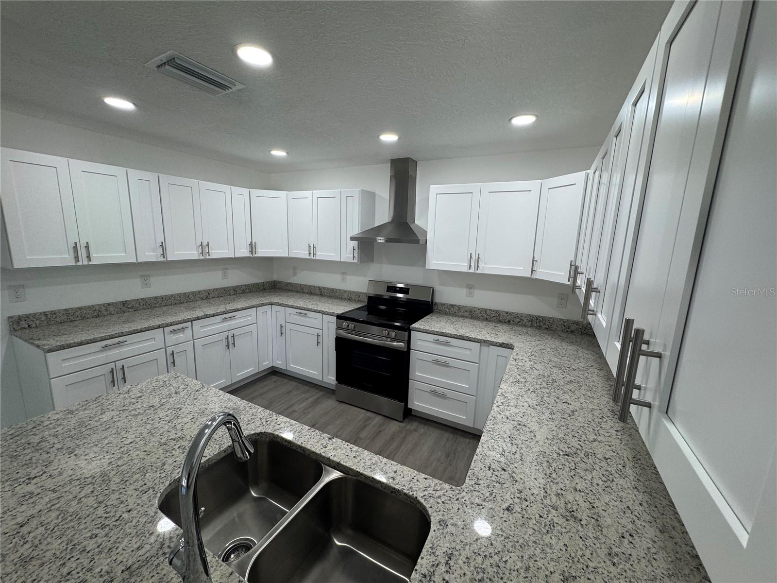 Image 8 of 35 For 8448 Balm Street