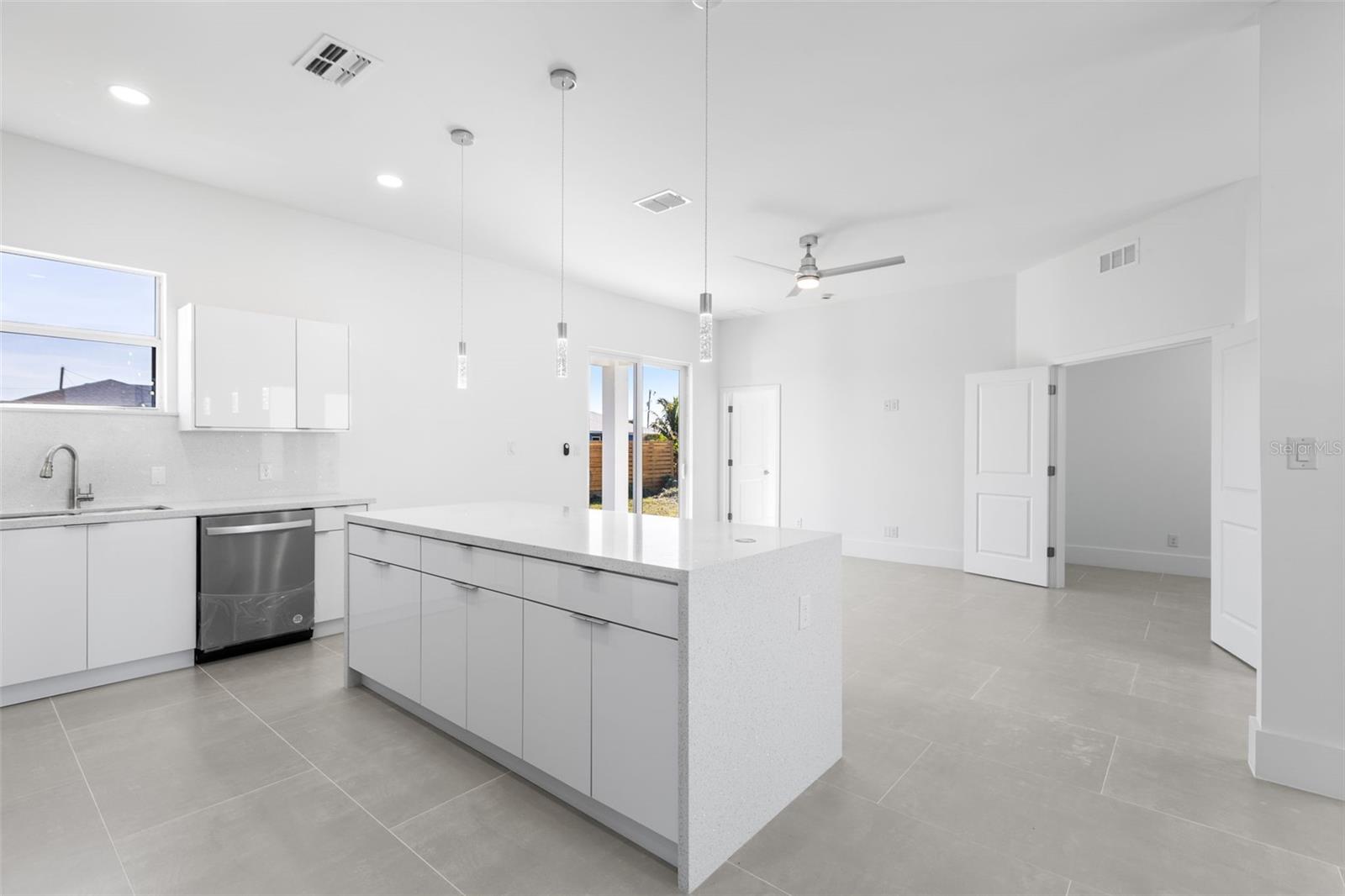 Image 11 of 31 For 152 Pennfield Street