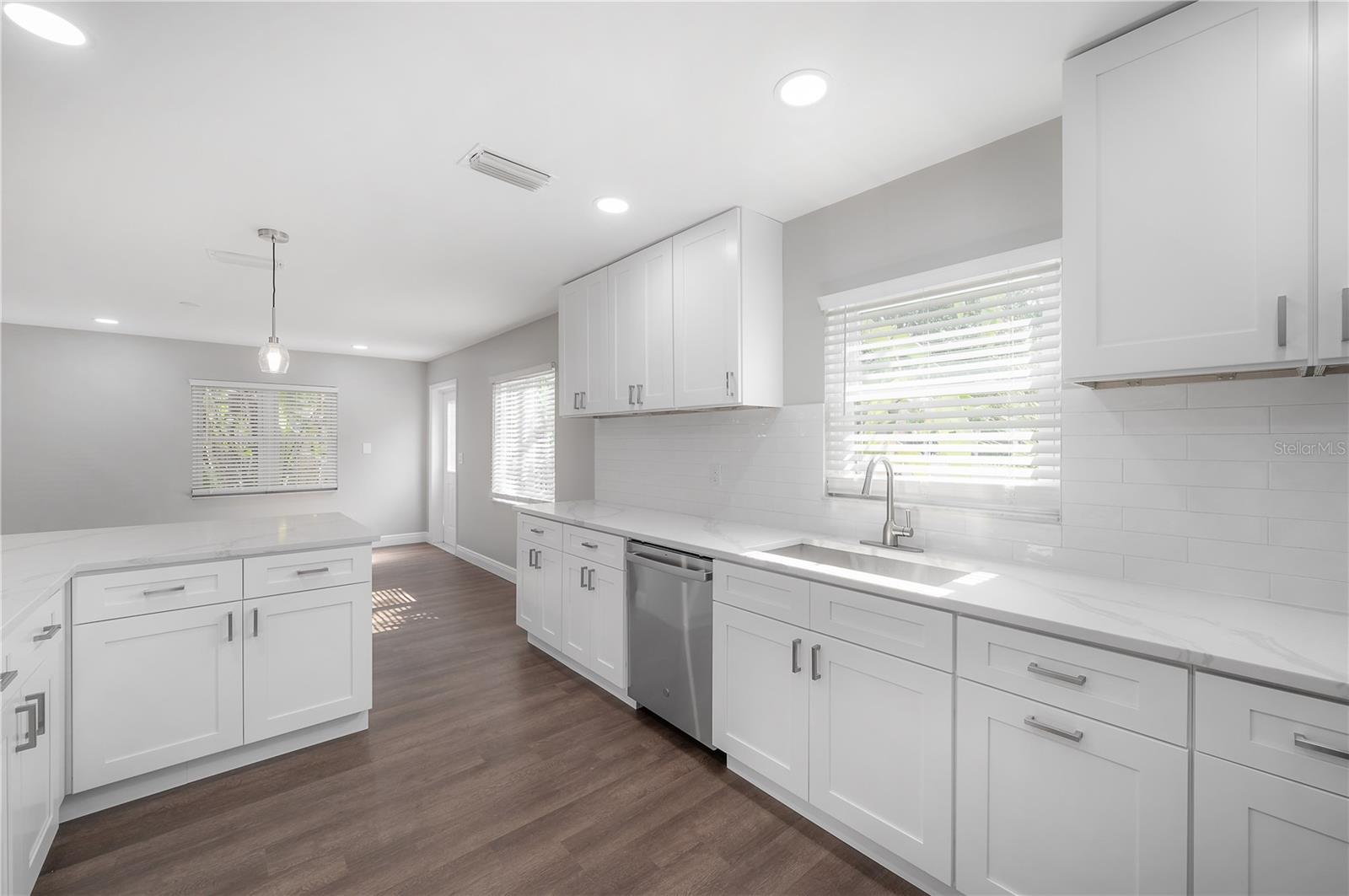 Image 21 of 43 For 6901 Fitzgerald Street