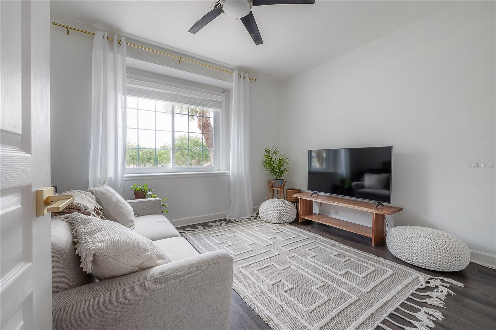 Image 41 of 57 For 120 Brent Circle