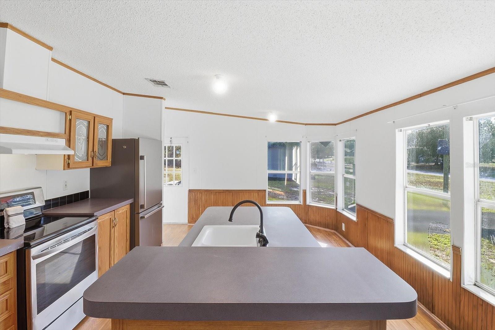 Image 10 of 40 For 8353 Kimberly Court