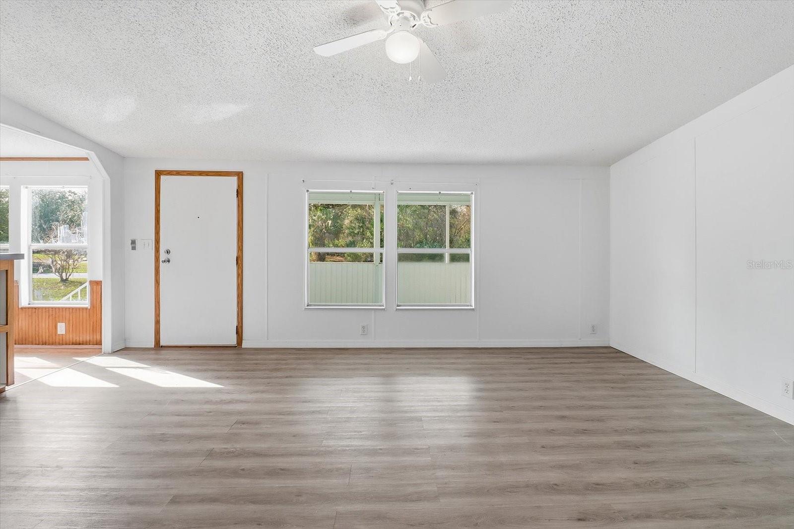 Image 6 of 40 For 8353 Kimberly Court