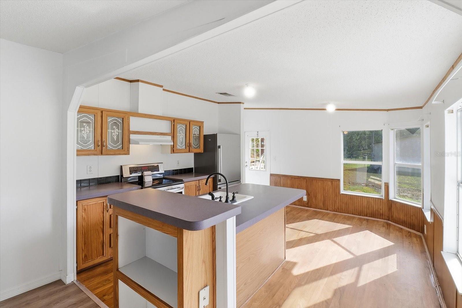 Image 9 of 40 For 8353 Kimberly Court