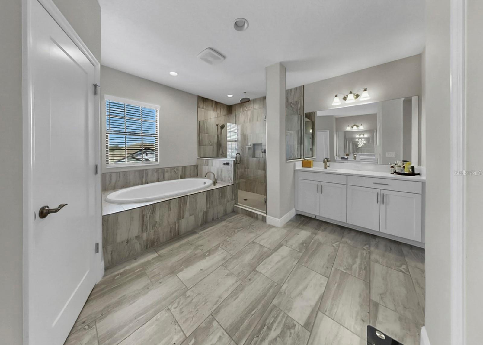 Image 38 of 70 For 14261 Swiss Bridge Drive