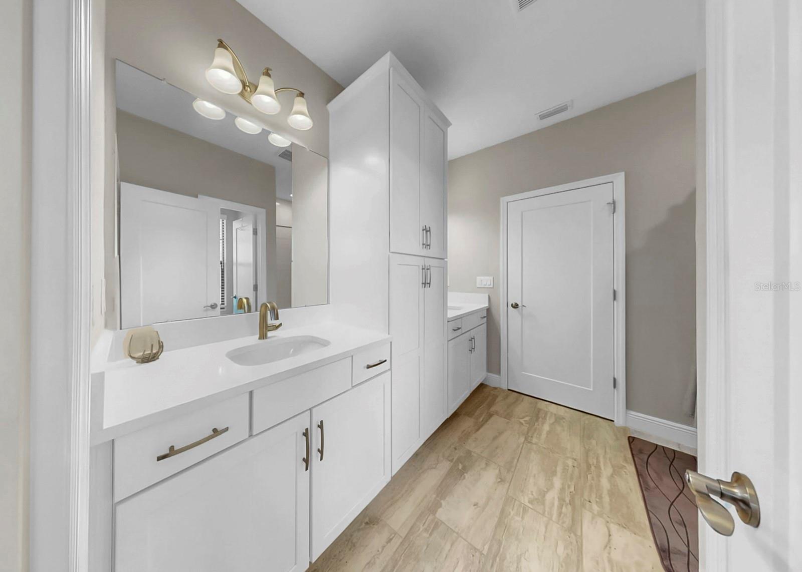 Image 47 of 70 For 14261 Swiss Bridge Drive