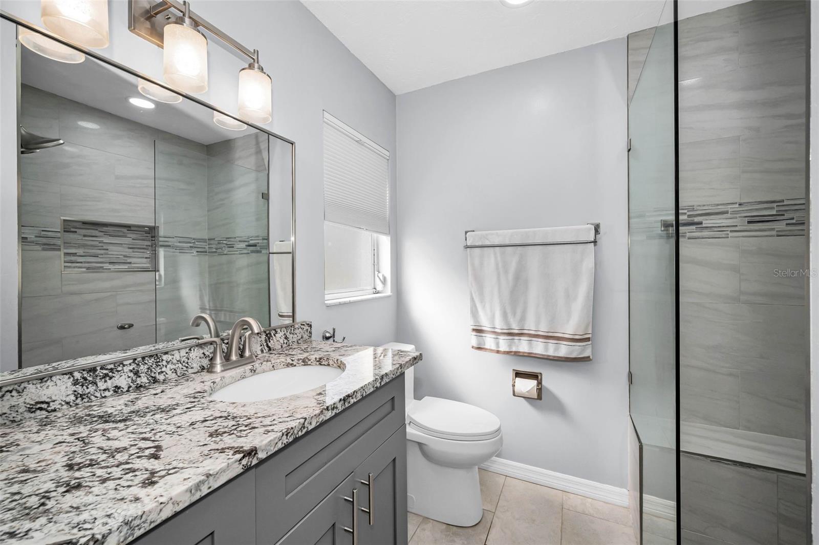 Image 12 of 36 For 852 Oxford Court