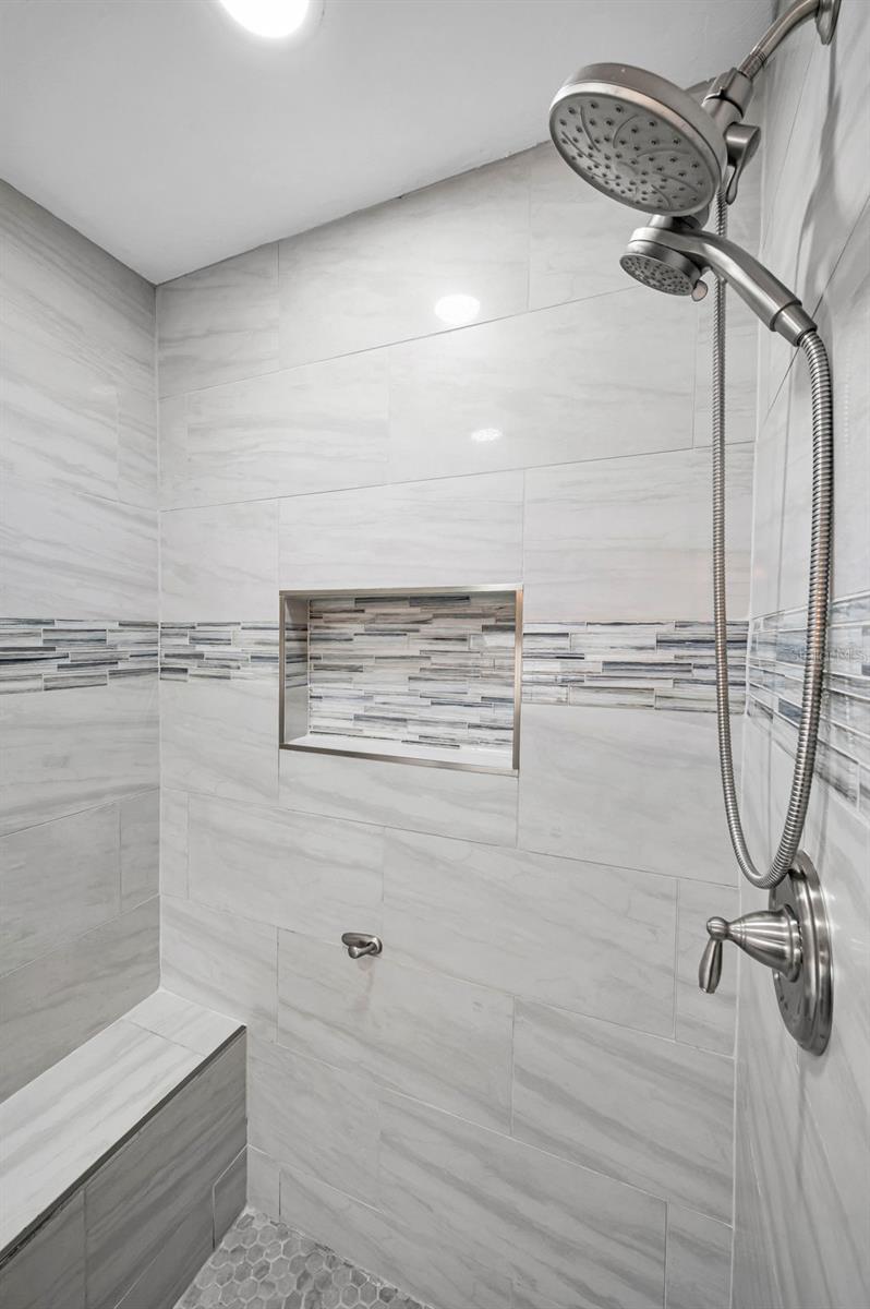 Image 13 of 36 For 852 Oxford Court