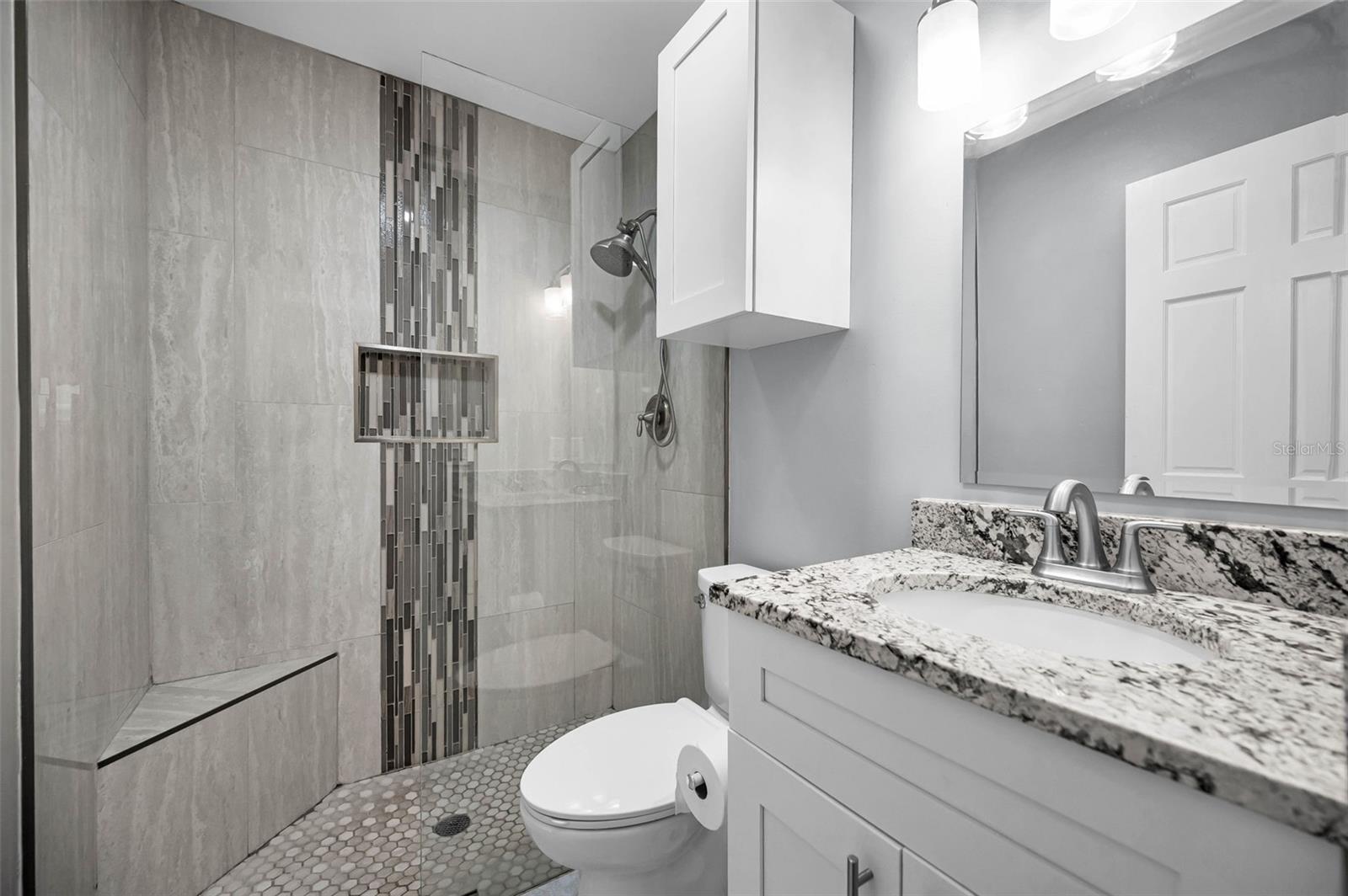 Image 16 of 36 For 852 Oxford Court