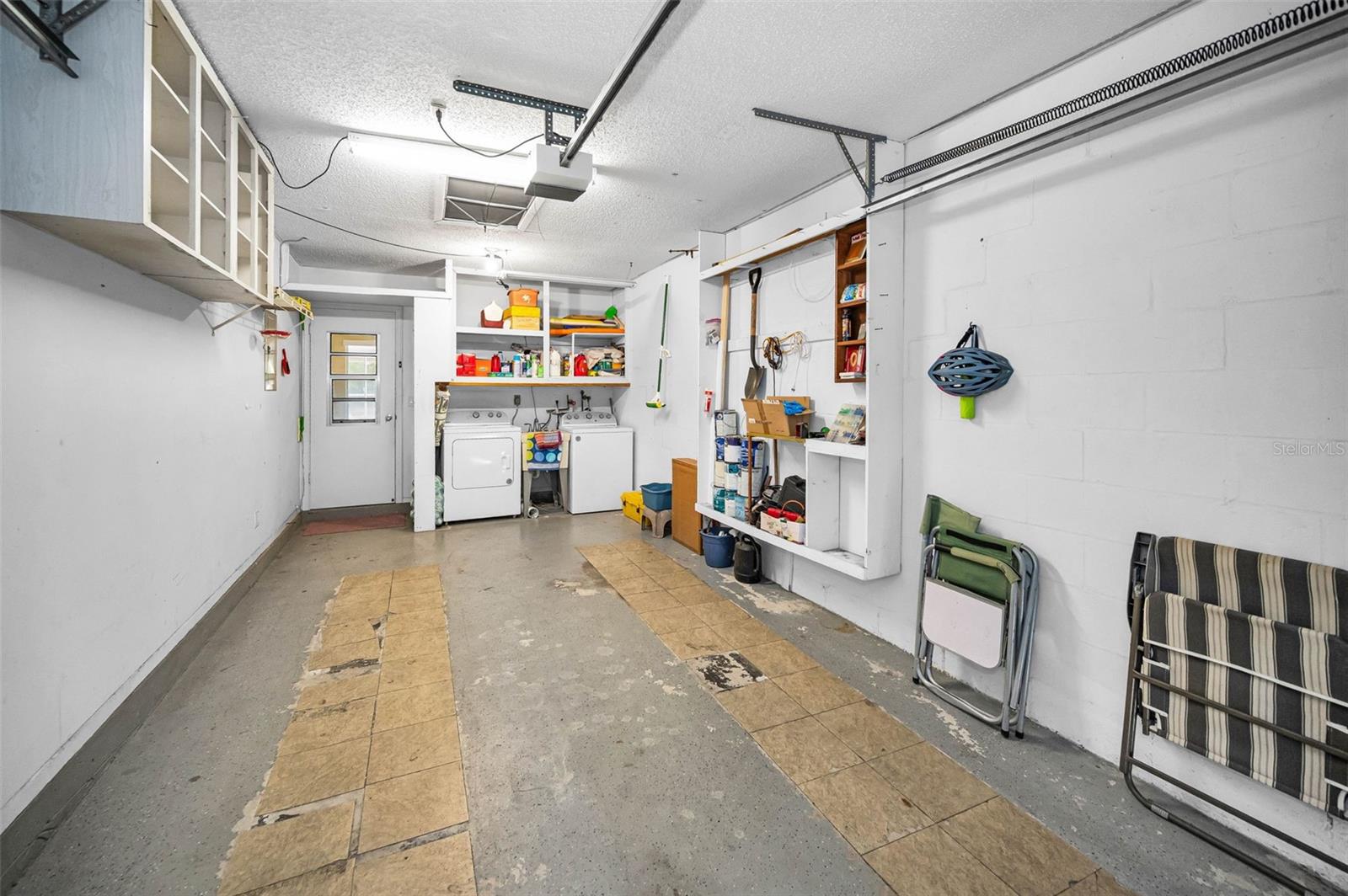 Image 19 of 36 For 852 Oxford Court