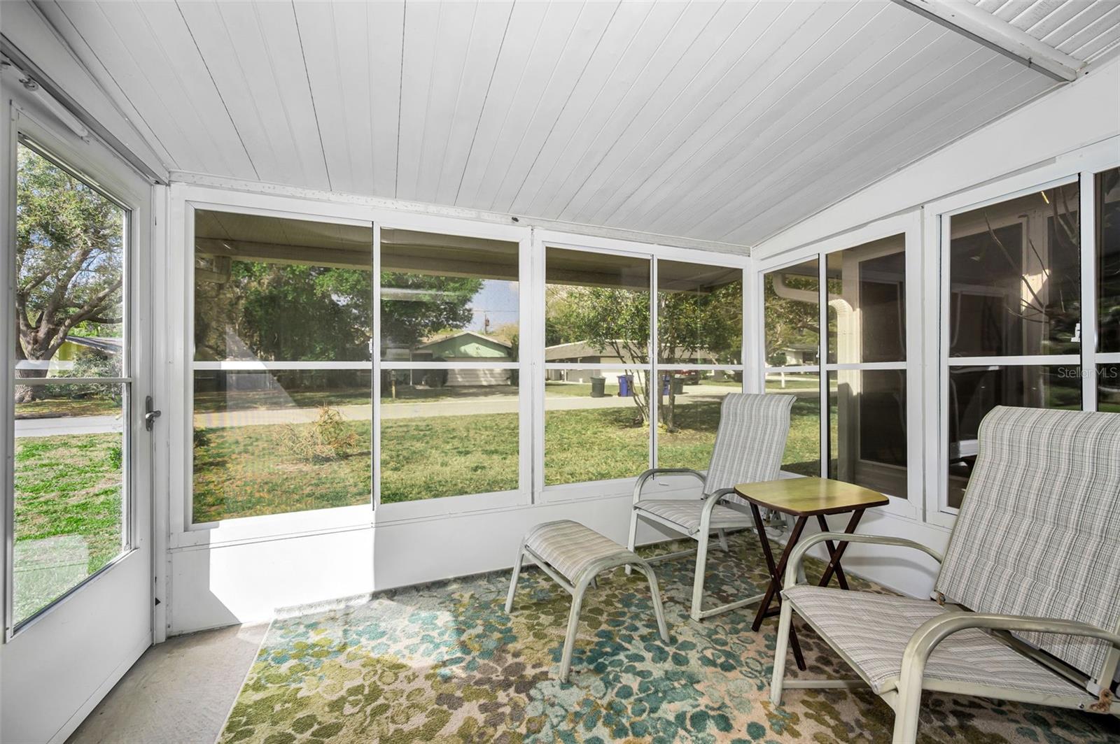 Image 20 of 36 For 852 Oxford Court