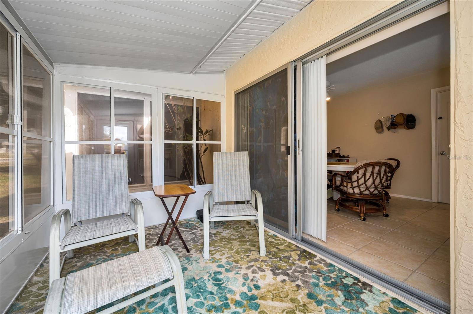 Image 23 of 36 For 852 Oxford Court