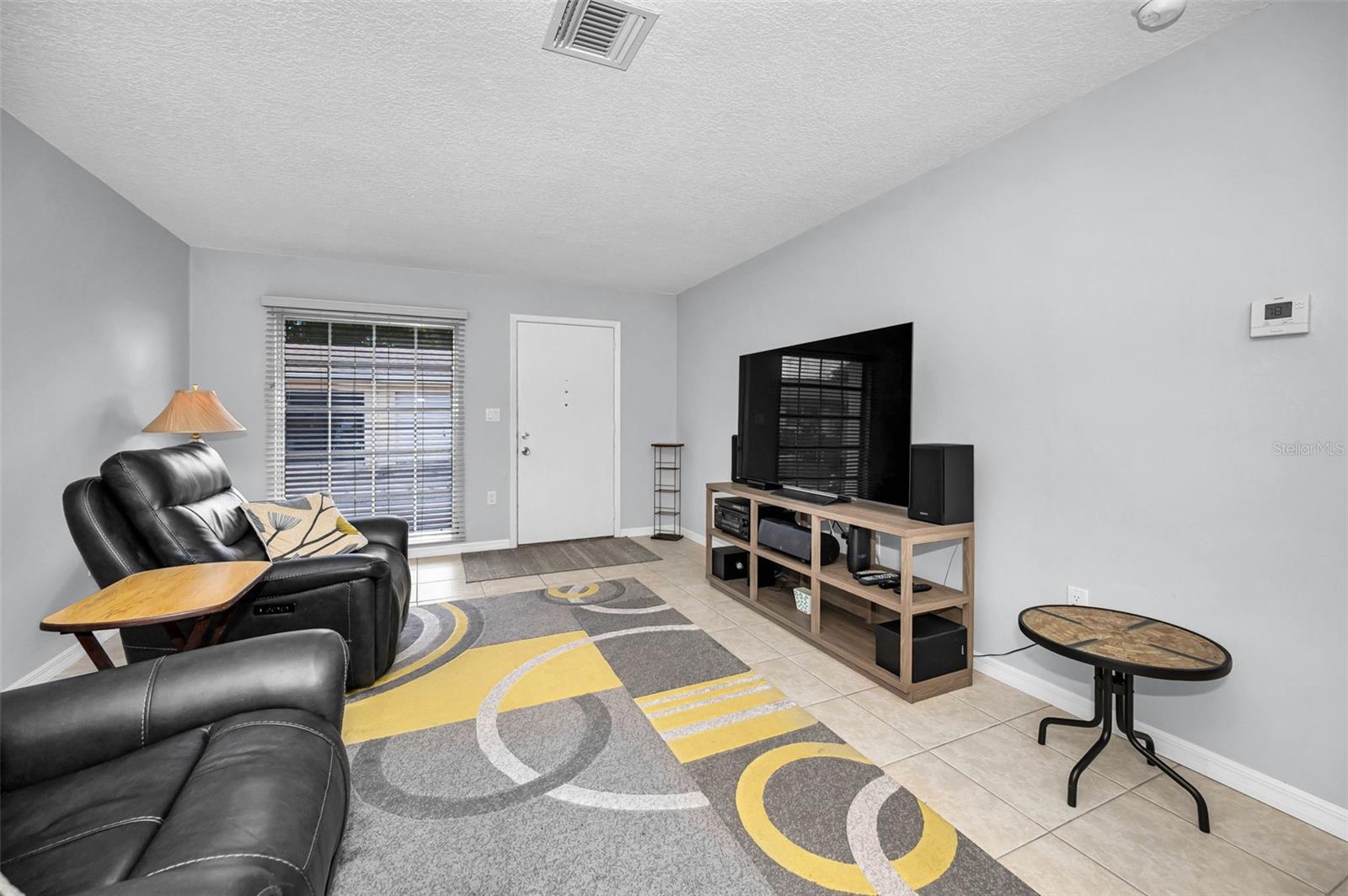 Image 5 of 36 For 852 Oxford Court