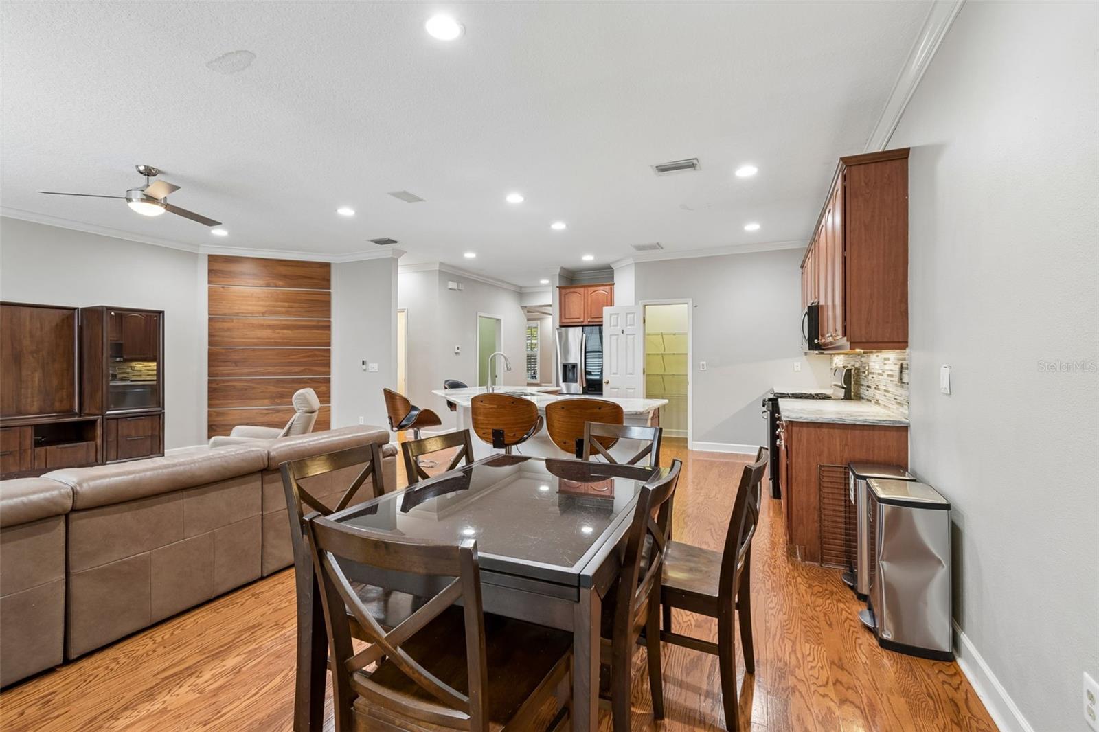 Image 28 of 87 For 9816 Royce Drive