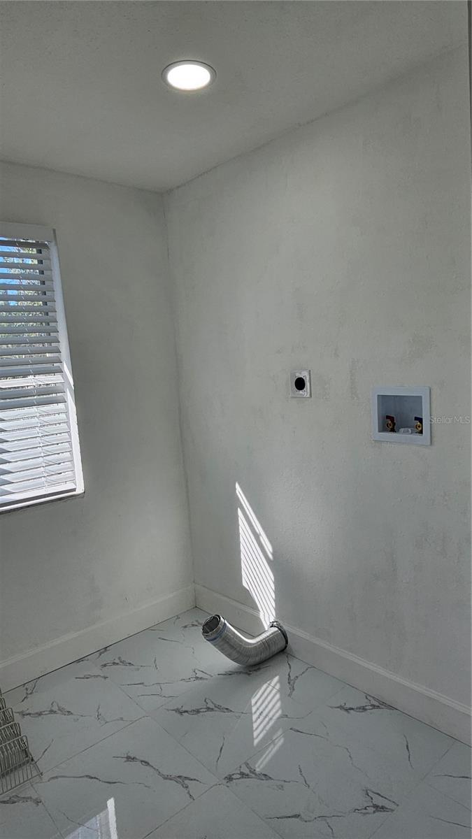 Image 18 of 28 For 1325 Mary L Road