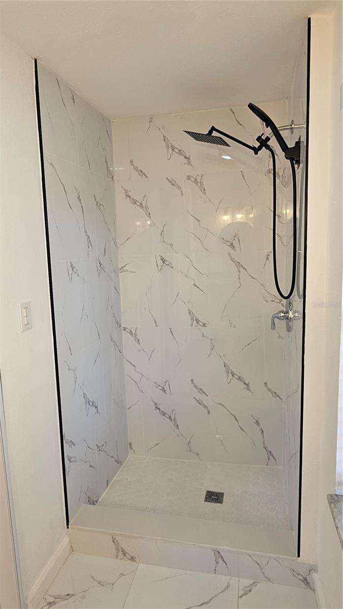 Image 6 of 28 For 1325 Mary L Road